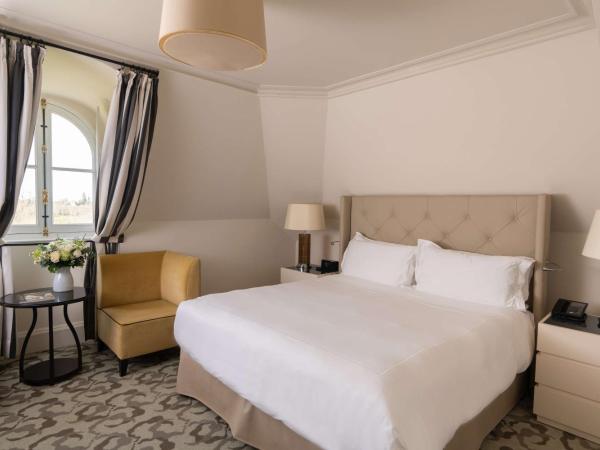 Waldorf Astoria Versailles - Trianon Palace : photo 1 de la chambre chambre lit king-size supérieure mansardée - palace 5 Étoiles