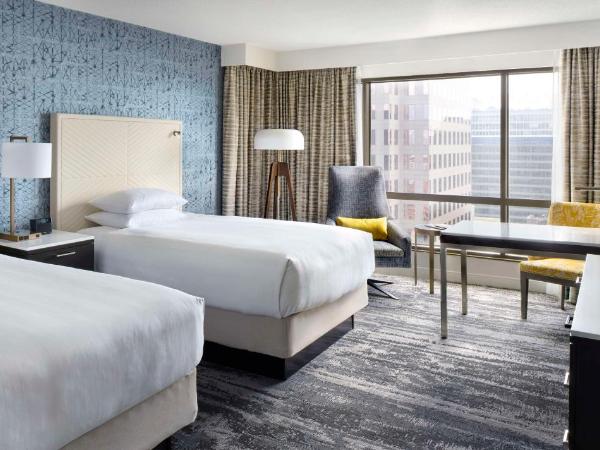 Hyatt Regency Vancouver : photo 1 de la chambre chambre double avec 2 lits doubles et balcon