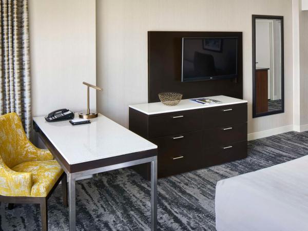 Hyatt Regency Vancouver : photo 2 de la chambre chambre double avec 2 lits doubles et balcon