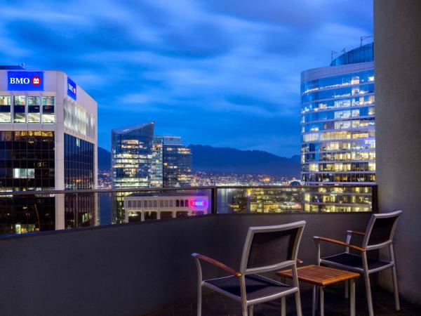 Hyatt Regency Vancouver : photo 5 de la chambre chambre double avec 2 lits doubles et balcon