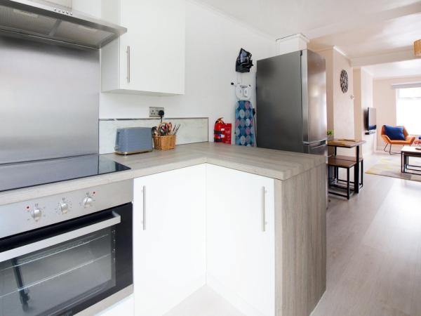 GuestReady Modern 2BR Home by Anfield Stadium : photo 10 de la chambre maison de vacances