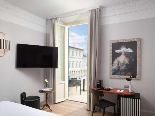 Anglo American Hotel Florence, Curio Collection By Hilton : photo 5 de la chambre chambre king de luxe avec terrasse