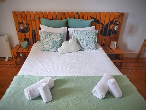 Alojamentos Vista Mar-Luisa Todi : photo 9 de la chambre chambre double avec salle de bains privative extérieure