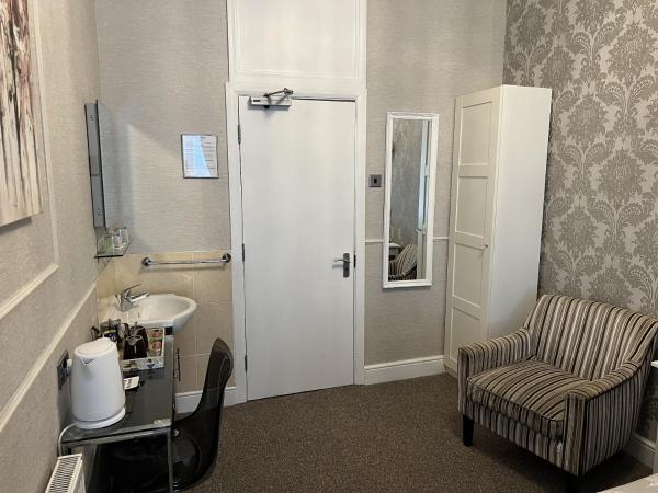 Tanes Hotel : photo 6 de la chambre chambre lits jumeaux standard avec salle de bains commune