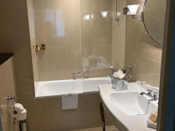 Hôtel Duc De St-Simon : photo 7 de la chambre chambre double ou lits jumeaux supérieure