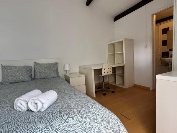 Relógio Guest House : photo 2 de la chambre chambre double avec salle de bains privative