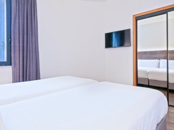 Hotel Acta Azul Barcelona : photo 6 de la chambre chambre familiale (3 adultes)