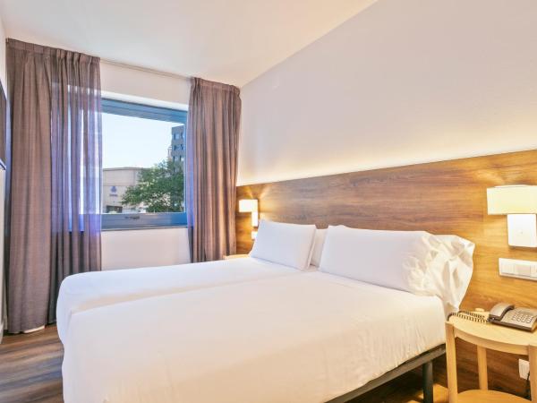 Hotel Acta Azul Barcelona : photo 6 de la chambre chambre familiale (5 adultes)