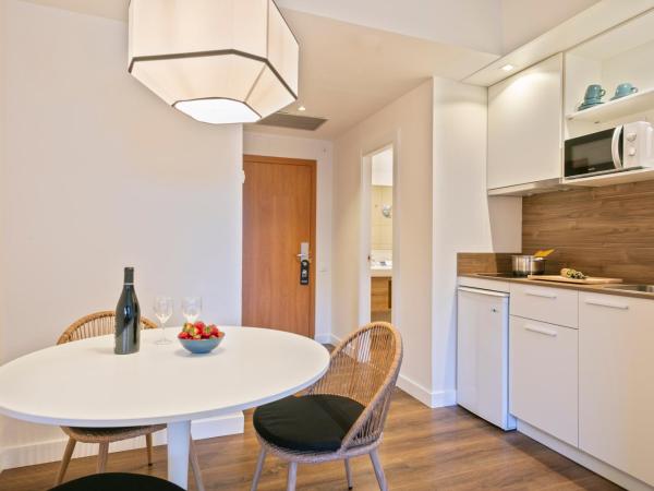 Hotel Acta Azul Barcelona : photo 7 de la chambre appartement (3 adultes)
