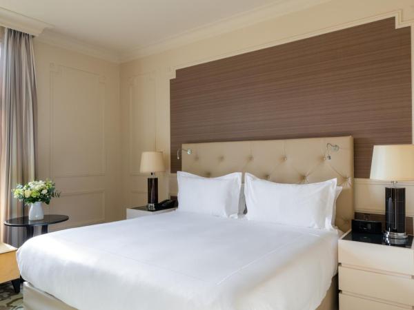 Waldorf Astoria Versailles - Trianon Palace : photo 6 de la chambre chambre lit king-size - pavillon 4 Étoiles