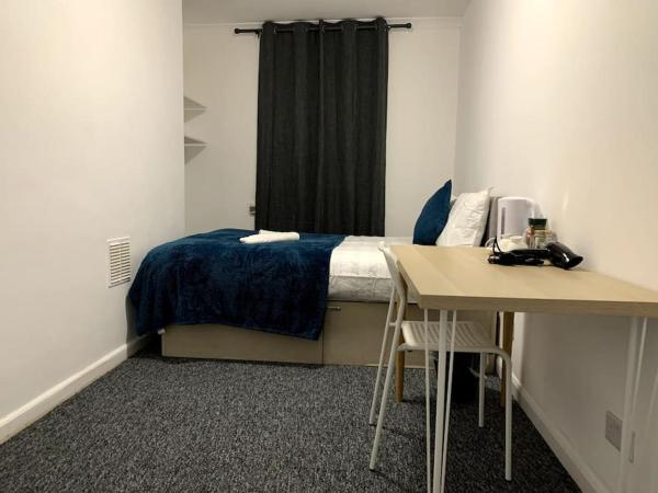 Warren Street Guest House : photo 2 de la chambre chambre double avec salle de bains commune