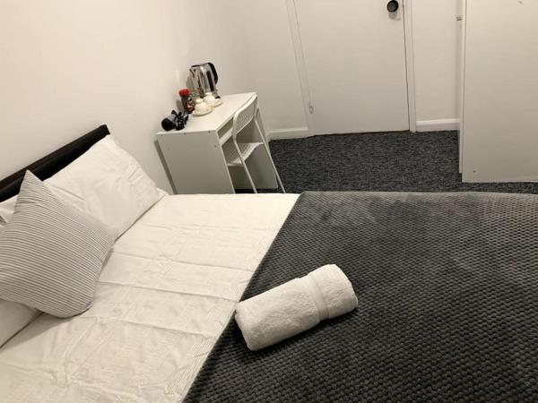 Warren Street Guest House : photo 4 de la chambre chambre double avec toilettes communes