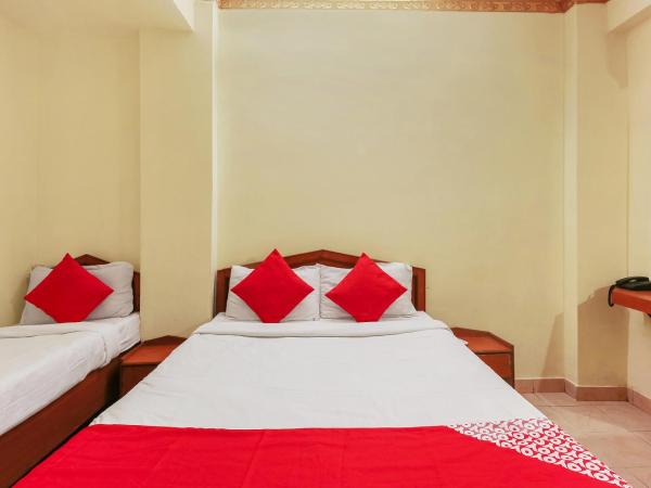OYO Prince Residency : photo 6 de la chambre chambre triple classique