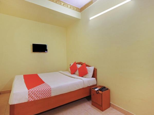 OYO Prince Residency : photo 8 de la chambre chambre triple classique