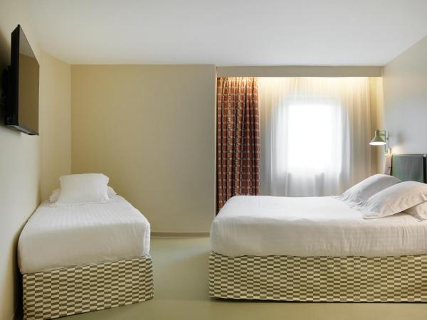 Hotel des Victoires : photo 1 de la chambre chambre triple prestige (1 lit queen-size et 1 lit simple)