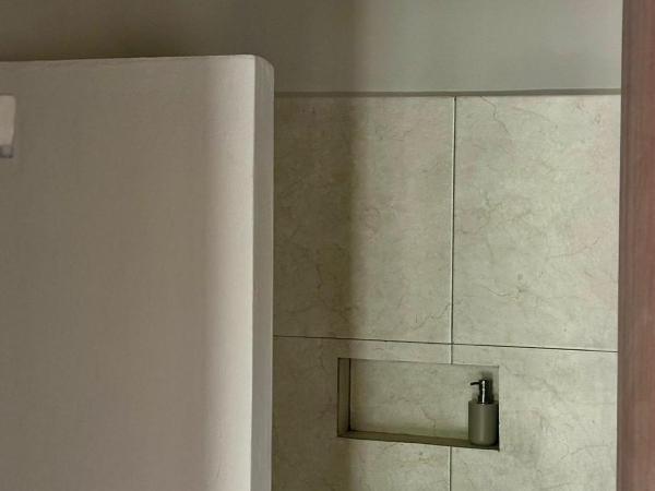 Hostal Doña Lucha : photo 9 de la chambre chambre double avec salle de bains privative