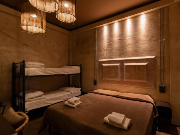 Hostel 7 : photo 2 de la chambre chambre quadruple supérieure 