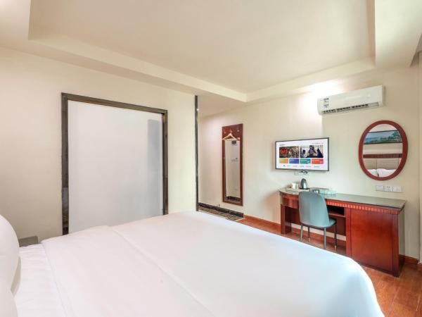 Huahang Hotel - Guangzhou Baiyun International Airport - Free airport shuttle bus : photo 1 de la chambre grande chambre double 