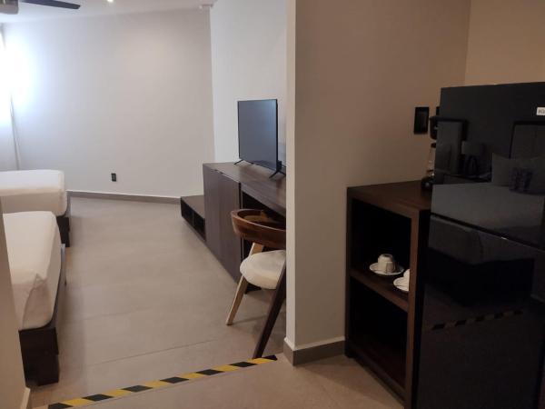 Loft Hotel Malecón Vallarta : photo 2 de la chambre suite familiale