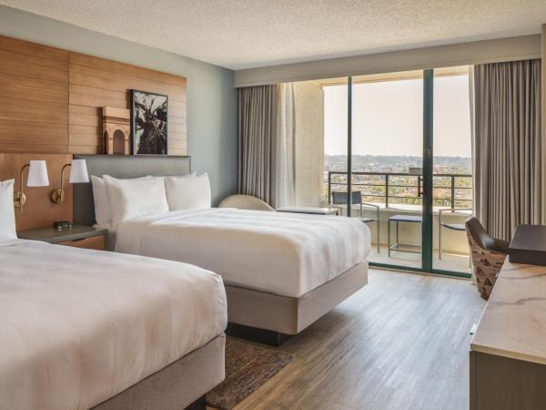 San Diego Marriott Mission Valley : photo 1 de la chambre executive queen room with two queen beds and city view - high floor