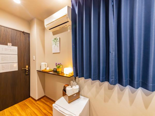 JA Hotel Shinfukae 新深江 : photo 3 de la chambre chambre simple avec salle de bains 