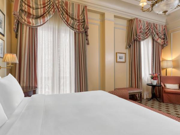Hotel Grande Bretagne, a Luxury Collection Hotel, Athens : photo 3 de la chambre chambre lit king-size classique - vue sur cour - Étage supérieur