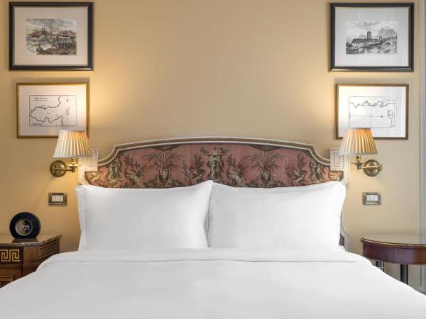 Hotel Grande Bretagne, a Luxury Collection Hotel, Athens : photo 2 de la chambre chambre lit king-size classique - vue sur cour - Étage supérieur