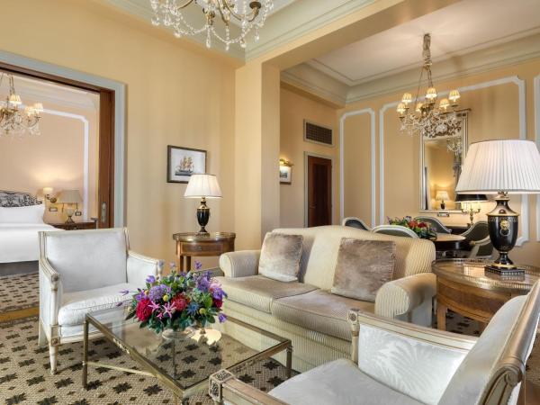Hotel Grande Bretagne, a Luxury Collection Hotel, Athens : photo 1 de la chambre grande suite 2 chambres deluxe - vue sur ville