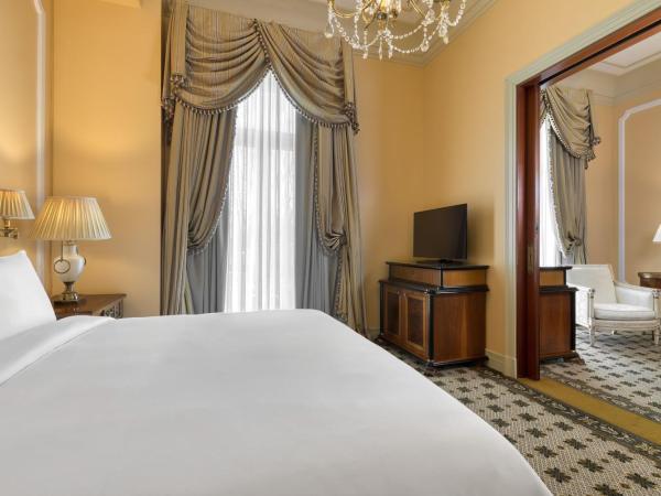 Hotel Grande Bretagne, a Luxury Collection Hotel, Athens : photo 3 de la chambre grande suite 1 chambre lit king-size - vue sur ville