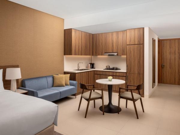 Staybridge Suites Dubai Business Bay, an IHG Hotel : photo 10 de la chambre studio lit king-size deluxe