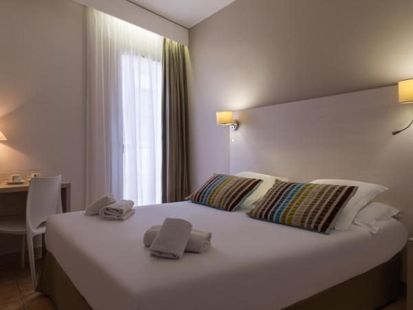 The Originals Boutique, Hôtel Cassitel, Cassis : photo 1 de la chambre chambre double classique avec vue sur le village

