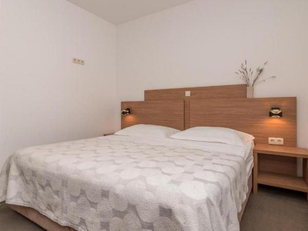 Villa Lučica Trogir : photo 2 de la chambre chambre double ou lits jumeaux avec terrasse