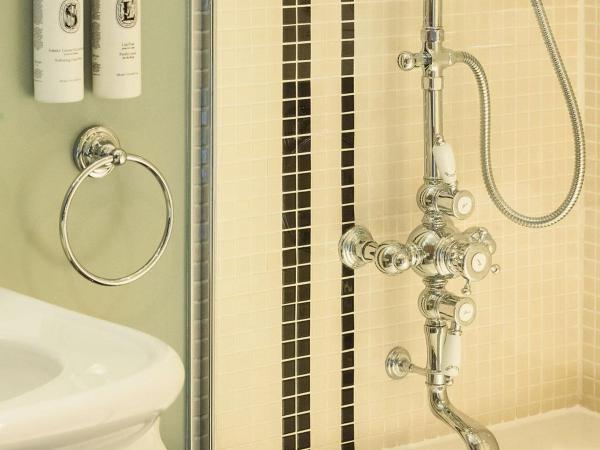 Hôtel Des Grands Voyageurs : photo 5 de la chambre suite junior