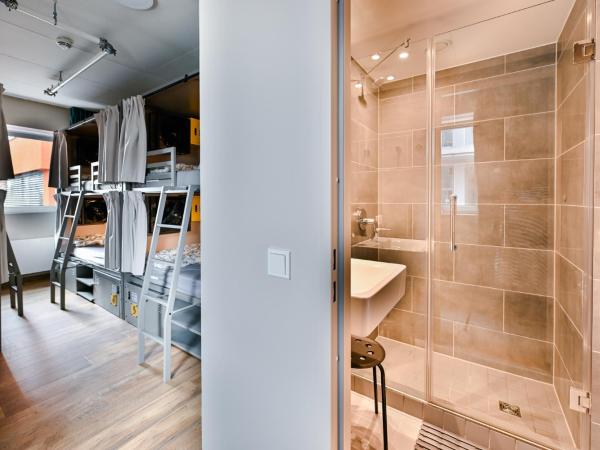 Wombat's City Hostel Munich Werksviertel : photo 2 de la chambre lit dans dortoir mixte de 6 lits