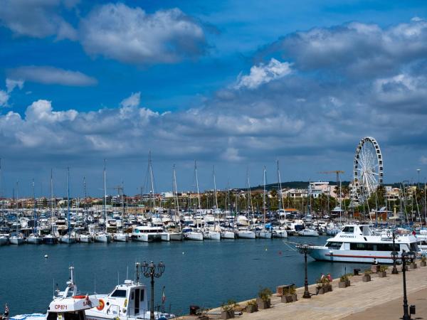 Filipp's House Boat : photo 8 de la chambre mobile home