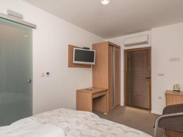 Villa Lučica Trogir : photo 4 de la chambre chambre double ou lits jumeaux avec terrasse