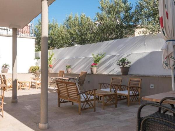 Villa Lučica Trogir : photo 7 de la chambre chambre double ou lits jumeaux avec terrasse
