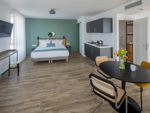 All Suites Appart Hotel Le Havre : photo 4 de la chambre suite exécutive (lit double et canapé-lit)