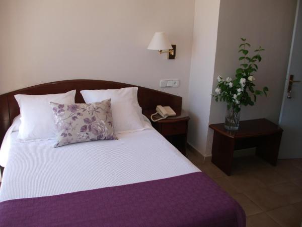 RVHotels Avenida : photo 6 de la chambre chambre familiale (chambres communicantes)