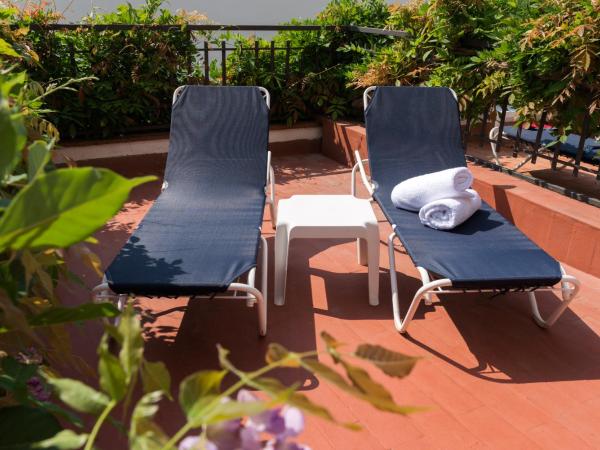 RVHotels Avenida : photo 3 de la chambre chambre double avec terrasse