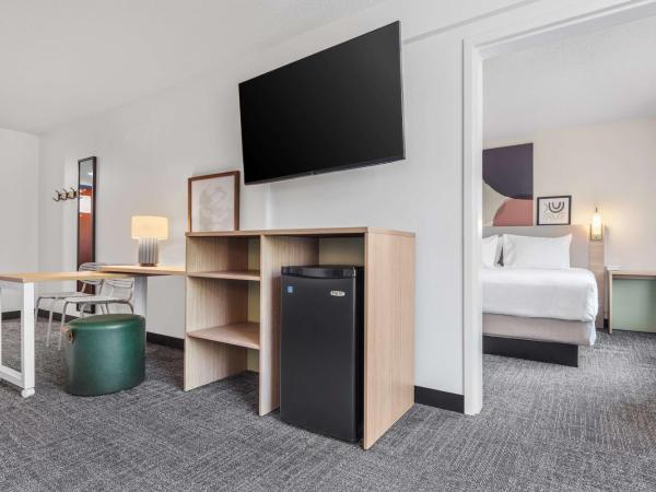 Spark By Hilton Charlotte Tyvola I-77 : photo 3 de la chambre suite 1 chambre lit king-size