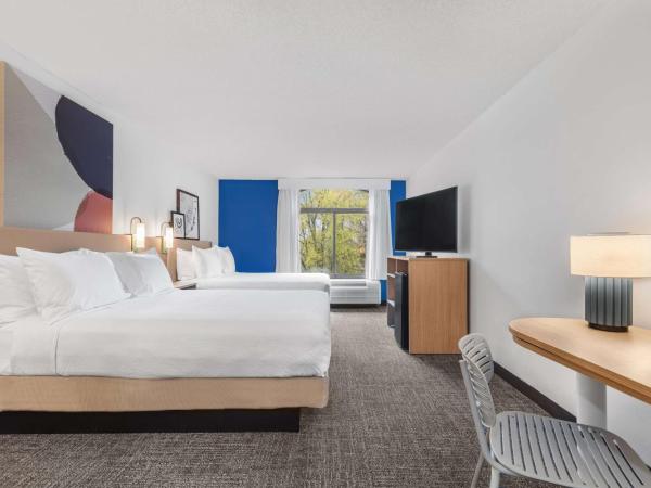 Spark By Hilton Charlotte Tyvola I-77 : photo 3 de la chambre chambre avec 2 grands lits queen-size 