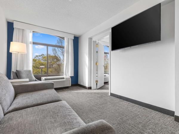 Spark By Hilton Charlotte Tyvola I-77 : photo 2 de la chambre suite 1 chambre avec 2 lits queen-size 