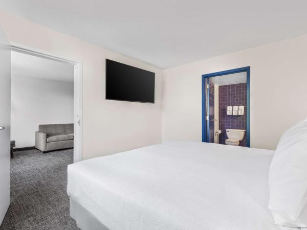 Spark By Hilton Charlotte Tyvola I-77 : photo 5 de la chambre suite 1 chambre lit king-size