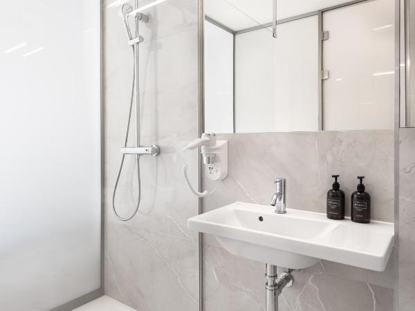 Hotel Golf Prague : photo 4 de la chambre depandance double or twin room with sofa - annexe building