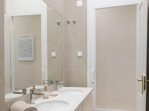 Santa Maria Rooms and Apartments : photo 10 de la chambre stylish two-bedroom apartment - second floor