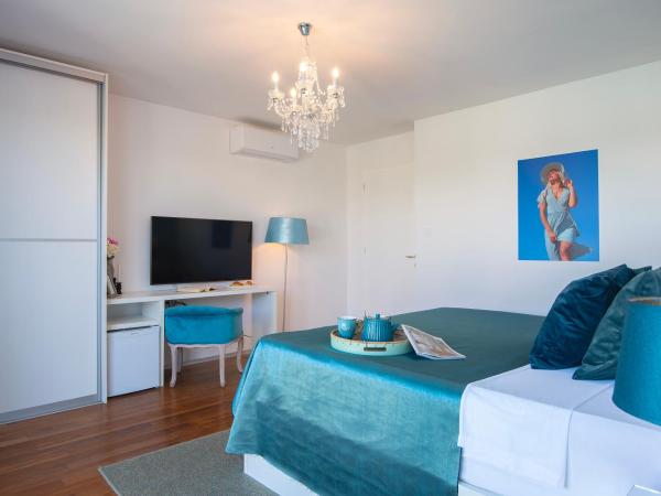 Monvidal by Bura Hotels - Adults Only : photo 2 de la chambre chambre lit king-size - vue sur piscine