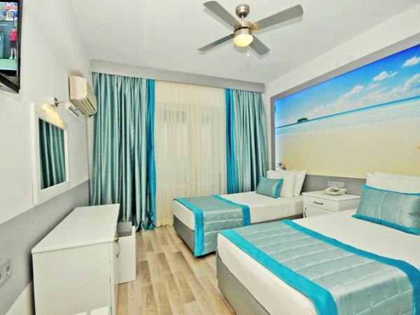 Blue Palace Apart Hotel : photo 9 de la chambre chambre triple classique