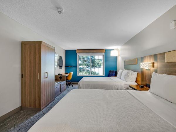 Holiday Inn Express Hotel & Suites Portland - Jantzen Beach, an IHG Hotel : photo 2 de la chambre chambre avec 2 grands lits queen-size 