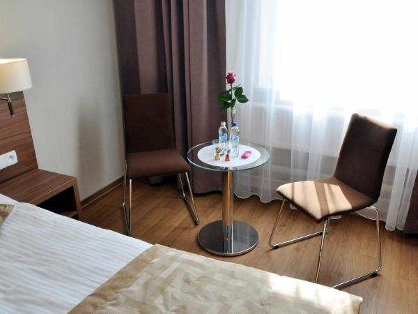 Hotel Topaz Poznań Centrum : photo 5 de la chambre chambre lits jumeaux deluxe